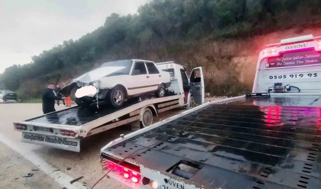 Tirilye-Mudanya yolu üzerindeki Özge Sitesi önünde bulunan keskin virajda iki