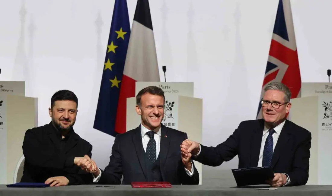 Ukrayna Devlet Başkanı Vladimir Zelenskiy, Fransa Cumhurbaşkanı Emmanuel Macron ve
