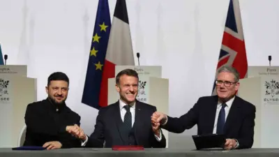 Ukrayna Devlet Başkanı Vladimir Zelenskiy, Fransa Cumhurbaşkanı Emmanuel Macron ve