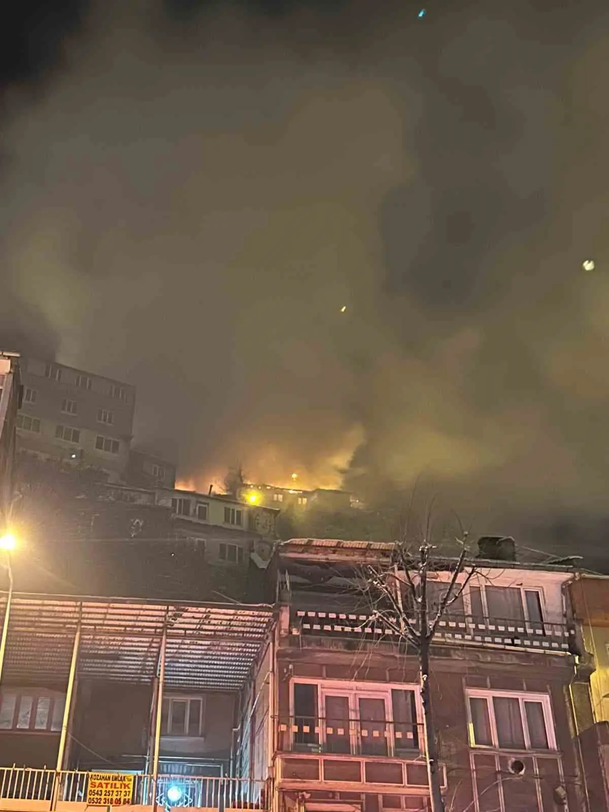 Bursa’nın Uludağ eteklerindeki bir evde çıkan yangın, mahalleye korku dolu