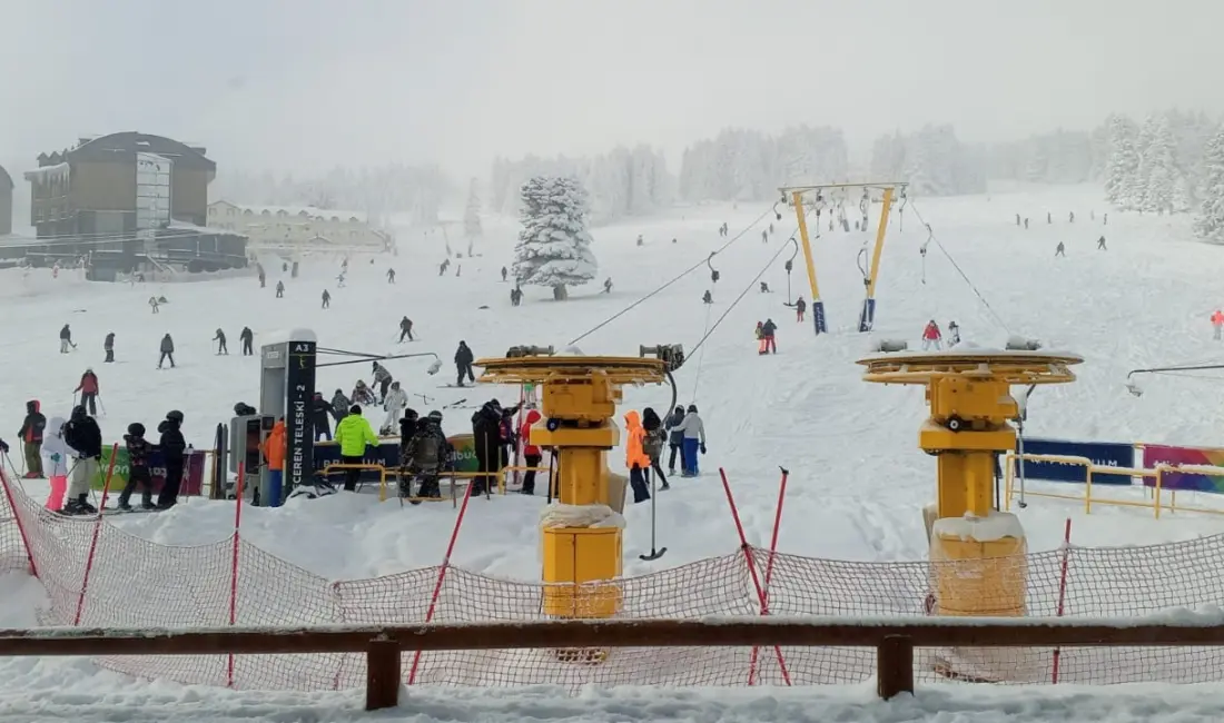 Türkiye’nin en köklü kış turizm merkezi Uludağ, 2026 yılına coşkulu