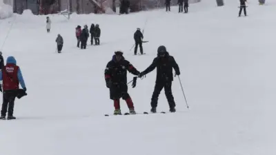 Türkiye’nin kış turizmi açısından önemli merkezlerinden Uludağ’da soğuk hava etkisini