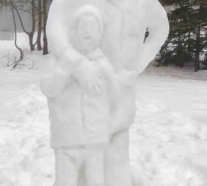 Türkiye’nin önemli kış turizm merkezlerinden Uludağ’da, kar yağışını fırsata çeviren