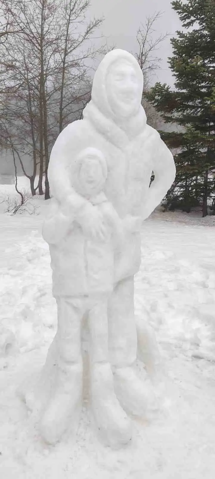 Türkiye’nin önemli kış turizm merkezlerinden Uludağ’da, kar yağışını fırsata çeviren