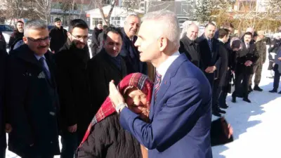 Vali Mehmet Fatih Çiçekli, Cumhurbaşkanlığı Kararnamesiyle atandığı Ardahan’da görevine başladı.