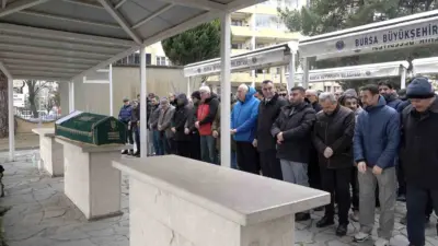 Bursa’da 72 yaşında hayatını kaybeden yazar Ahmet Turan Alkan, cenaze