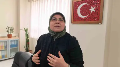 28 Şubat Post-modern darbe kapsamında okullara başörtülü alınmayarak görevden istifa