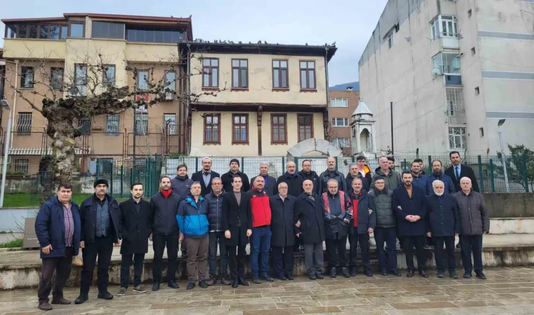 Osmanlı döneminde orduların sefere çıkarken zafer ve şükür namazı kıldığı