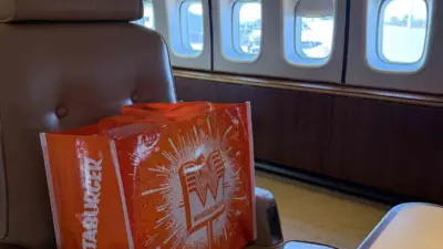 ABD Başkanı Donald Trump, ülkenin Teksas eyaletindeki bir yerel restoranı