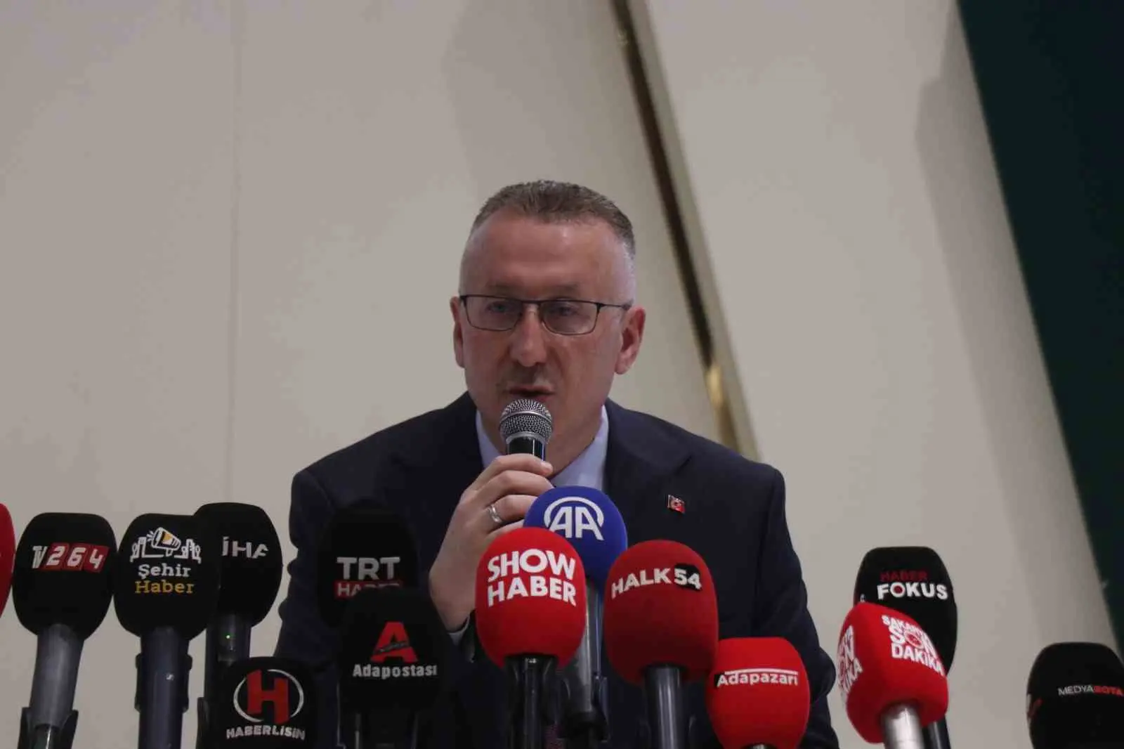 Adapazarı Belediye Başkanı Mutlu Işıksu, hakkında çıkan iddialara ilişkin olarak,