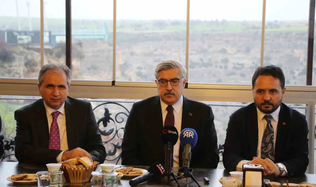 AK Parti Genel Başkan Yardımcısı Hüseyin Yayman, yüksek hızlı trenle