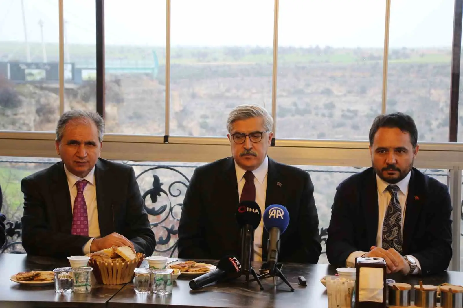 AK Parti Genel Başkan Yardımcısı Hüseyin Yayman, yüksek hızlı trenle