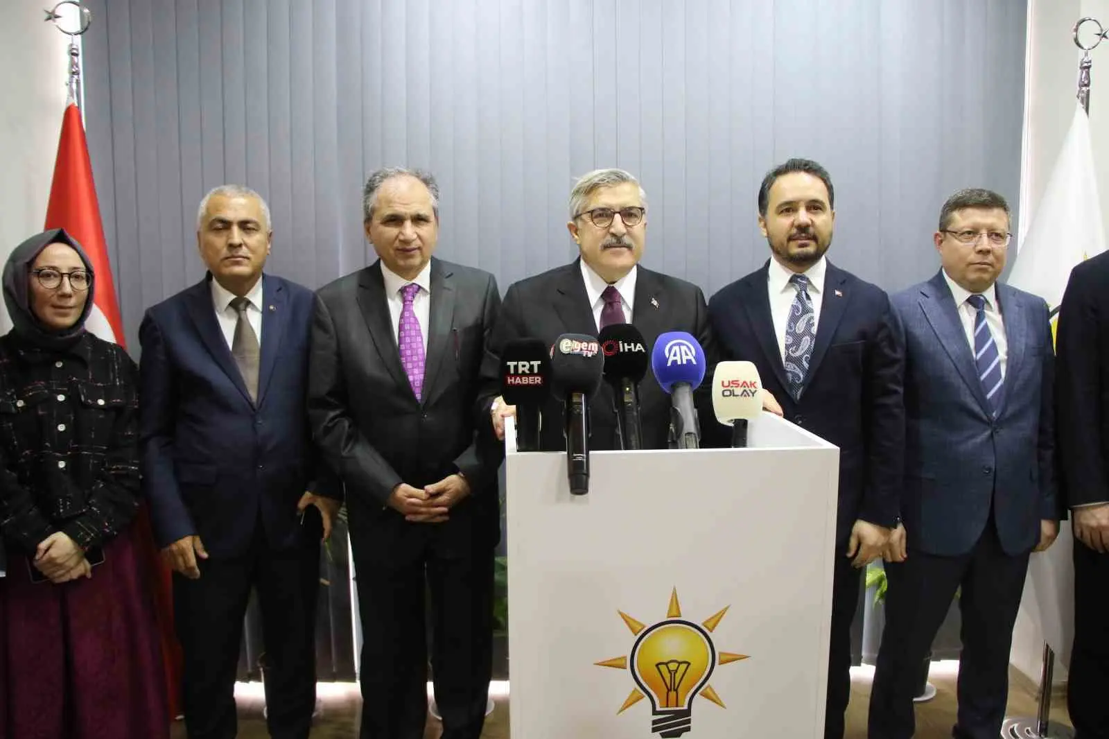 AK Parti Genel Başkan Yardımcısı Hüseyin Yayman, bir dizi ziyaretlerde