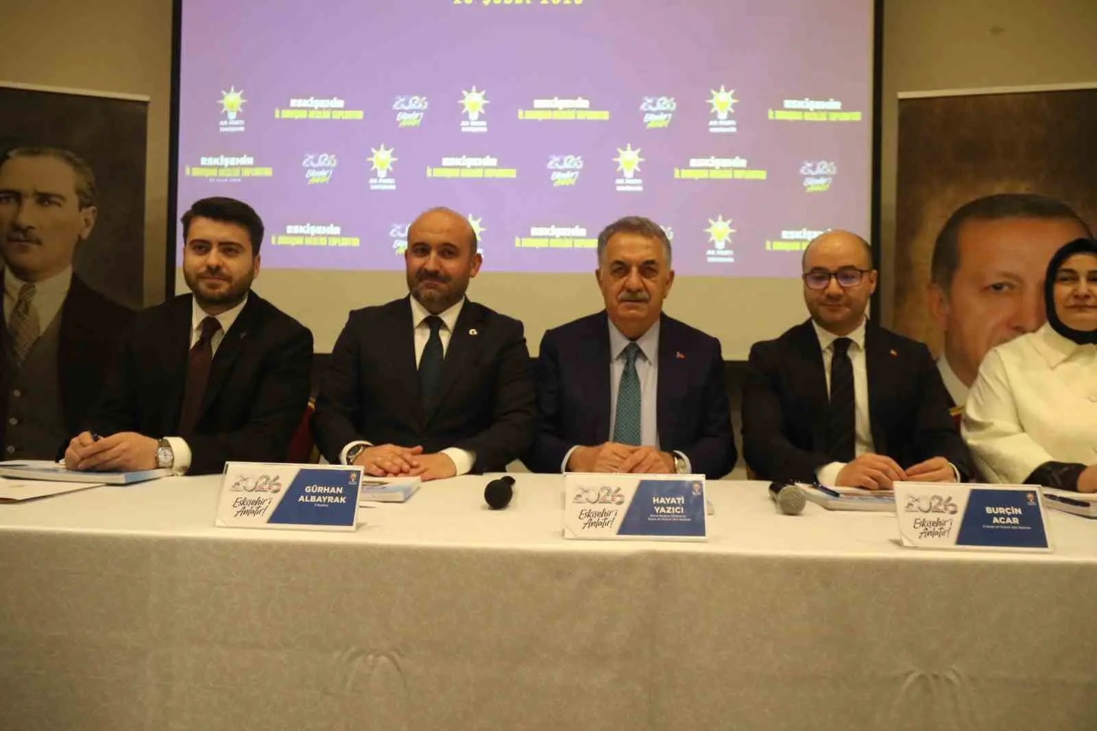 AK Parti Eskişehir İl Danışma Meclisi Toplantısı’nda konuşan İl Başkanı