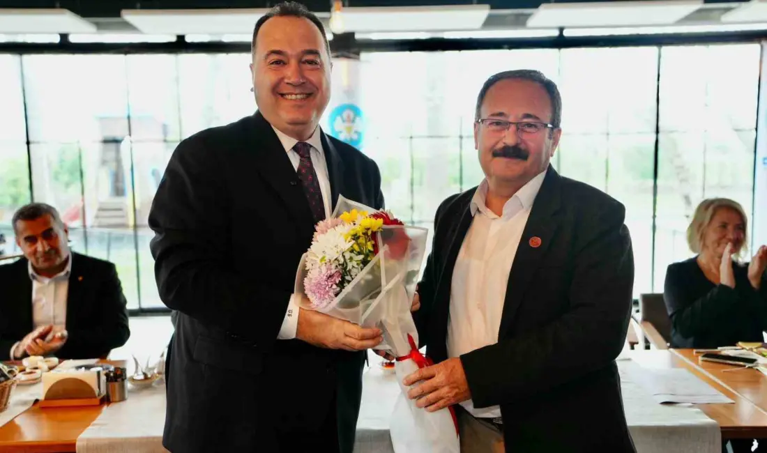 Manisa Büyükşehir Belediye Başkanı Besim Dutlulu, Akhisar’da mahalle muhtarları ve