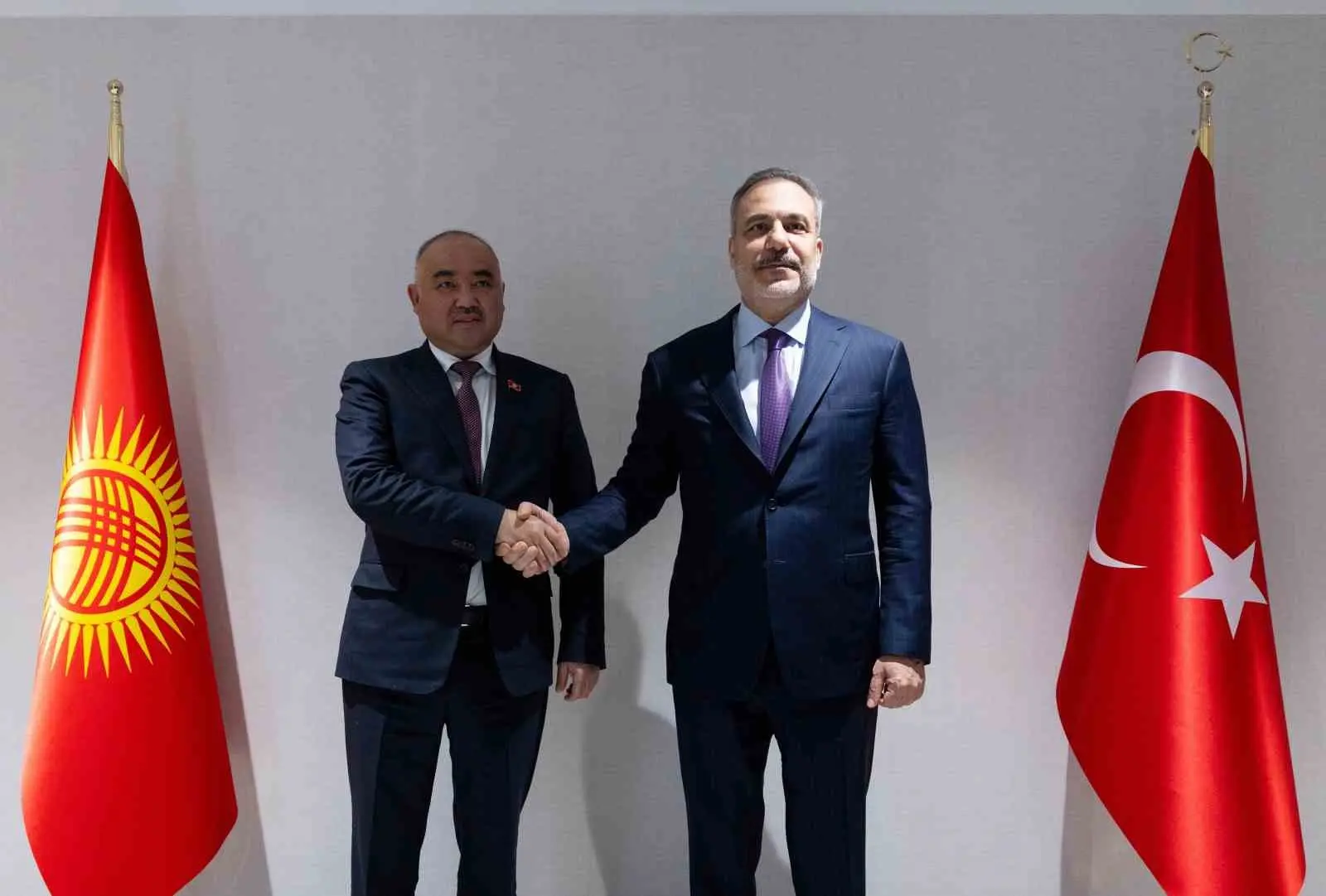 Dışişleri Bakanı Hakan Fidan, Kırgızistan Jogorku Keneşi (Parlamento) Başkanı Nurlanbek