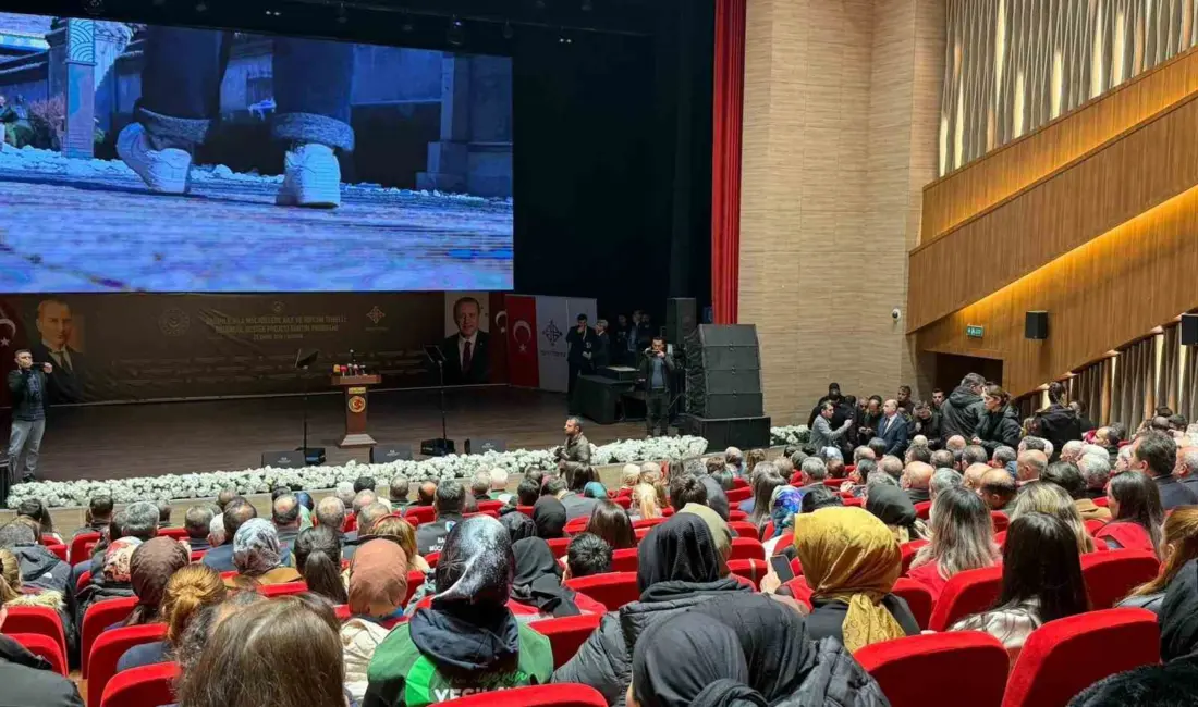 Aile ve Sosyal Hizmetler Bakanı Mahinur Özdemir Göktaş, Batman’da düzenlenen