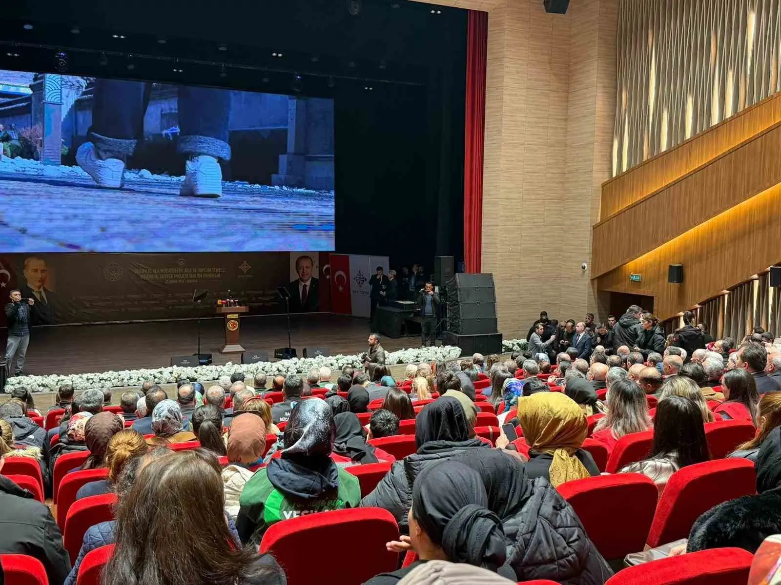 Aile ve Sosyal Hizmetler Bakanı Mahinur Özdemir Göktaş, Batman’da düzenlenen