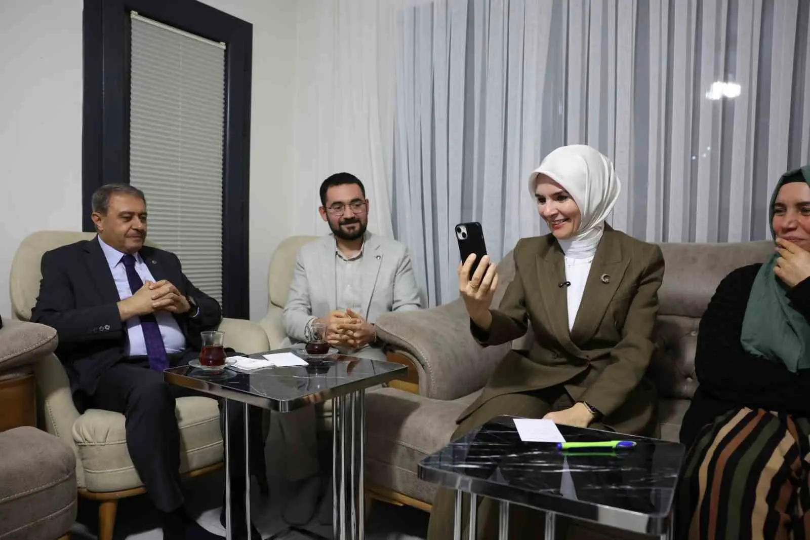 Aile ve Sosyal Hizmetler Bakanı Mahinur Özdemir Göktaş, Şanlıurfa’da deprem