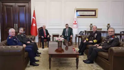 Milli Savunma Bakanı Yaşar Güler, komuta kademesiyle birlikte İçişleri Bakanı