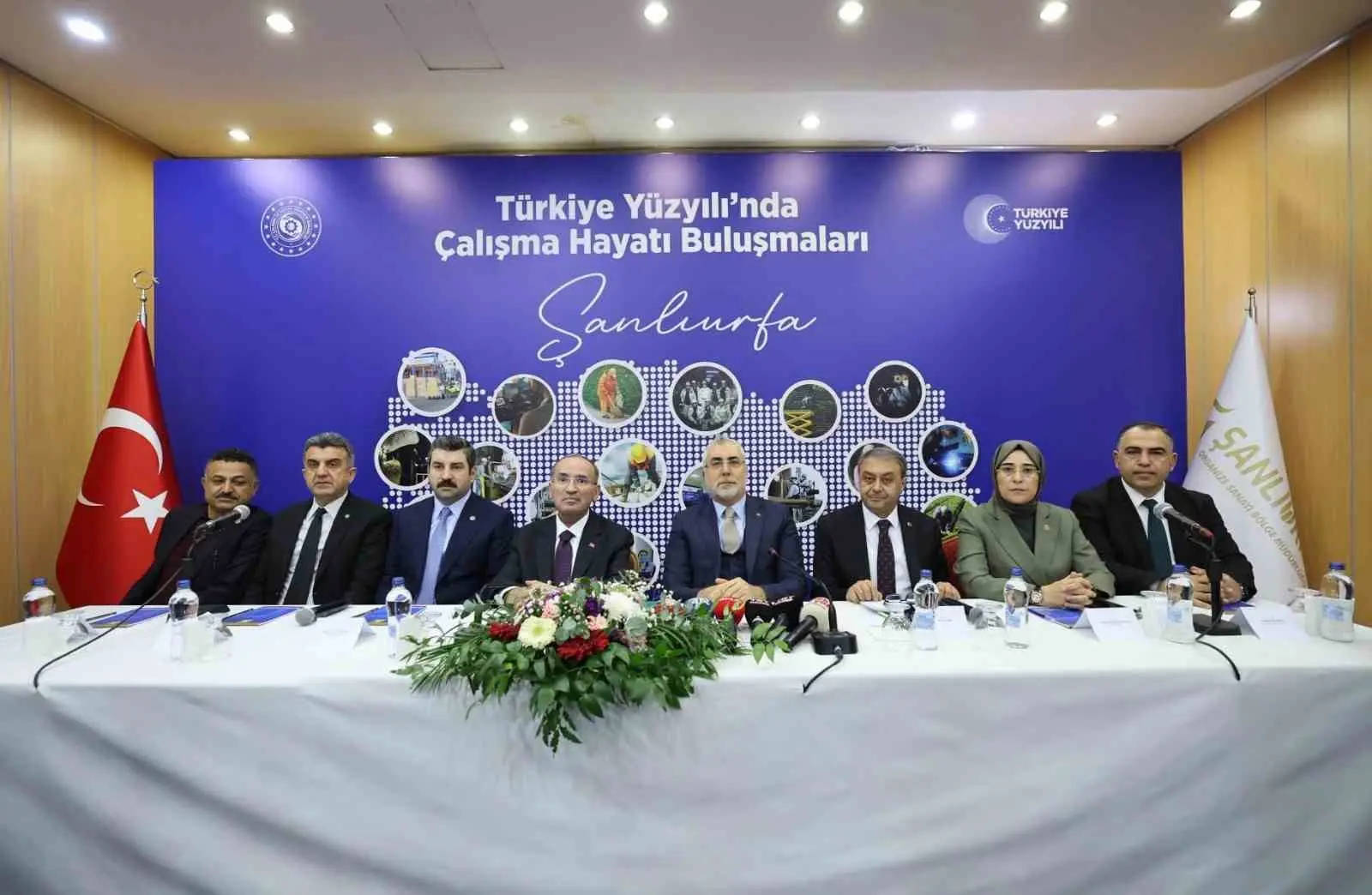 Çalışma ve Sosyal Güvenlik Bakanı Vedat Işıkhan, Şanlıurfa’da iş adamlarıyla