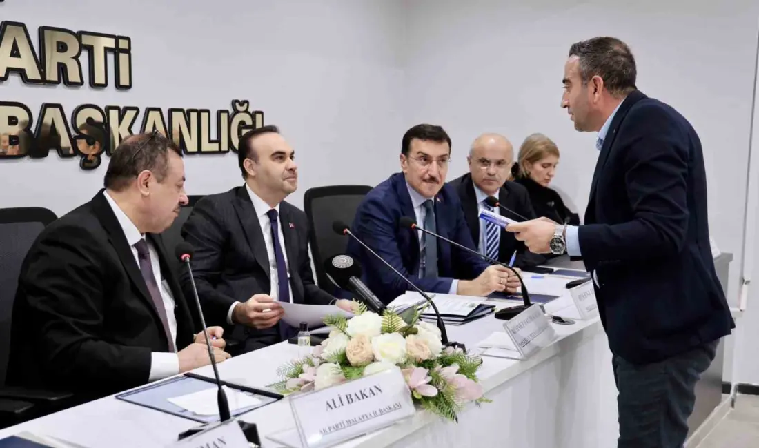 Akçadağ Belediye Başkanı Hasan Ulutaş, bir araya geldiği Sanayi ve