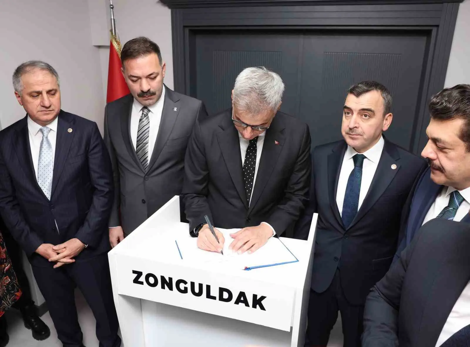 Zonguldak programı kapsamında AK Parti İl Başkanlığı’nı ziyaret eden Sağlık