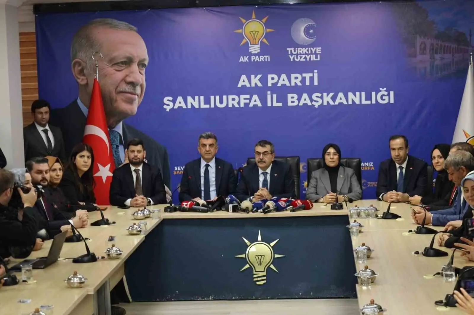 Milli Eğitim Bakanı Yusuf Tekin, Şanlıurfa’da depremden etkilenen 11 ildeki