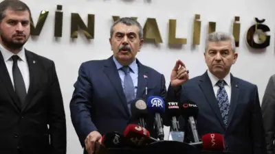 Milli Eğitim Bakanı Yusuf Tekin, CHP Genel Başkanı Özgür Özel’e