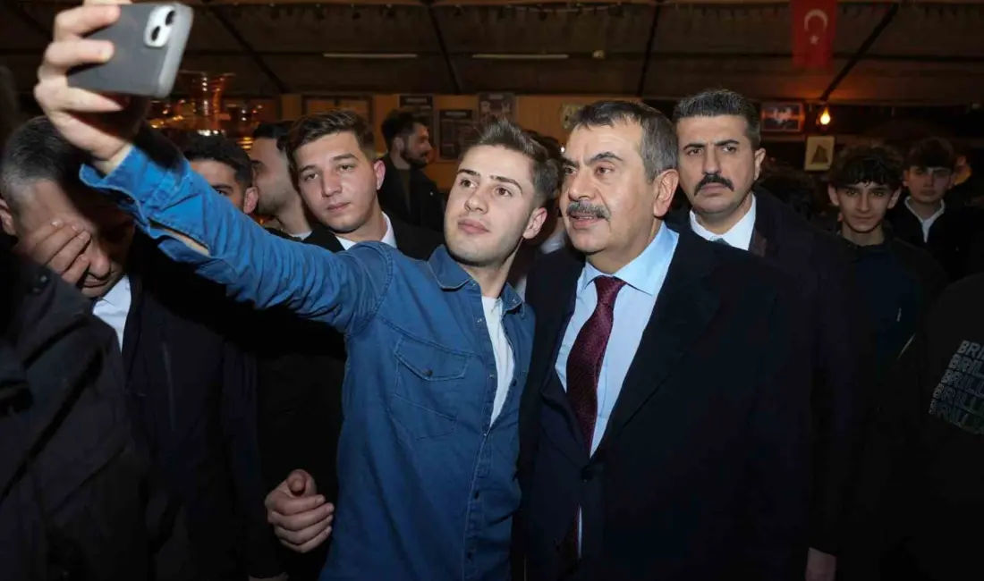Milli Eğitim Bakanı Yusuf Tekin, Erzurum programı çerçevesinde, kent merkezinde