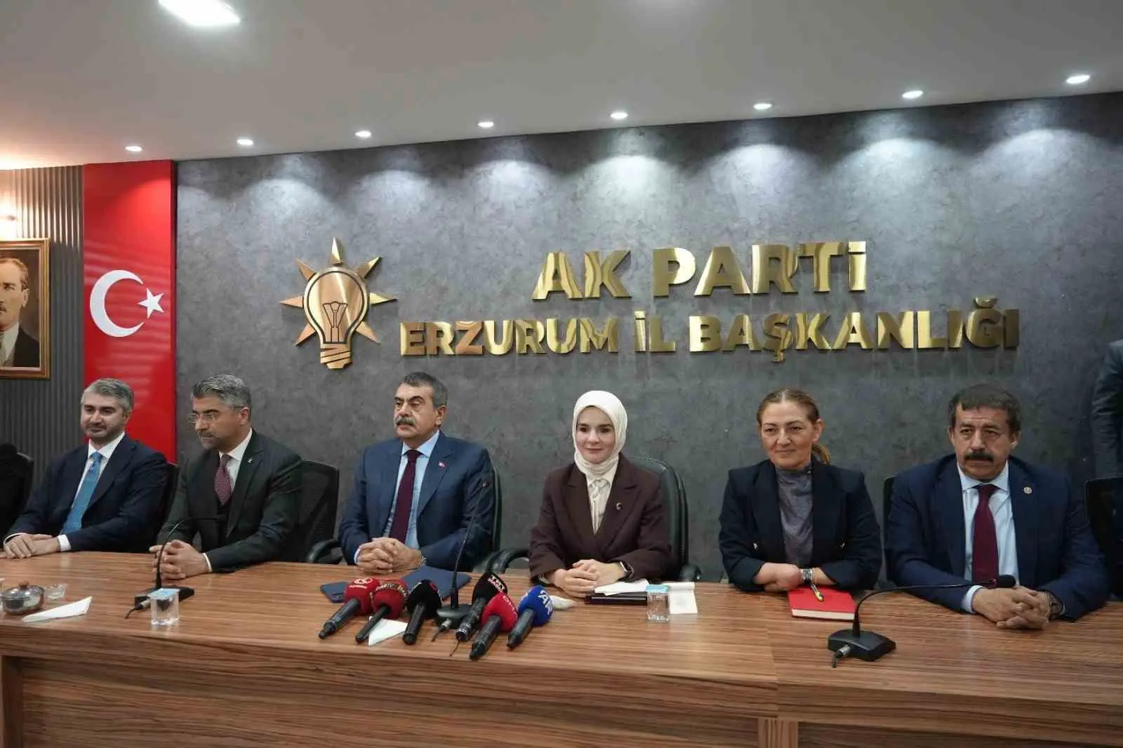 Milli Eğitim Bakanı Yusuf Tekin, muhalefeti eleştirerek, “Sadece eleştiri, sadece