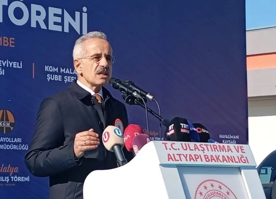 Ulaştırma ve Altyapı Bakanı Abdulkadir Uraloğlu, Malatya’da gerçekleştirilen toplu açılış