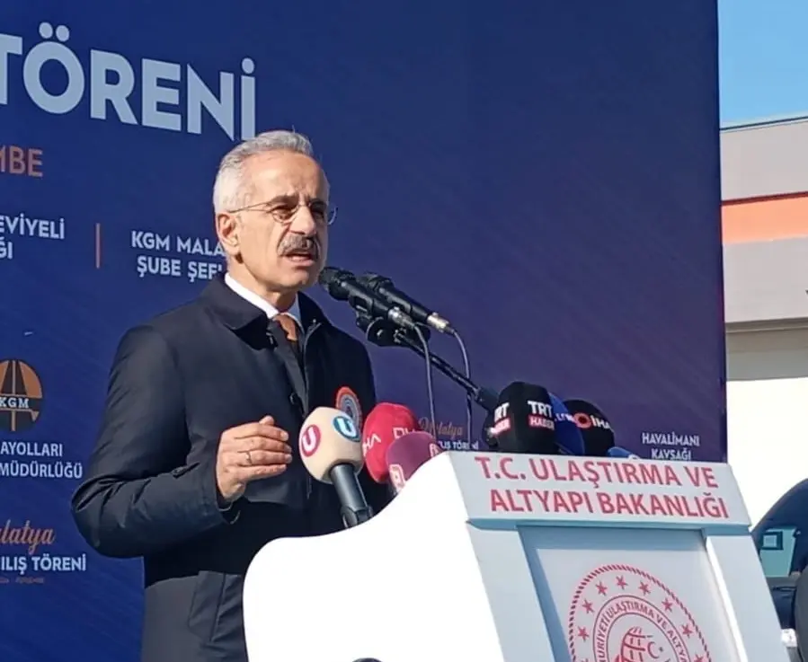 Ulaştırma ve Altyapı Bakanı Abdulkadir Uraloğlu, Malatya’da gerçekleştirilen toplu açılış