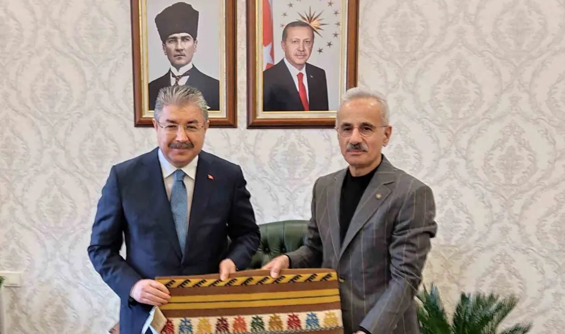 Ulaştırma ve Altyapı Bakanı Abdulkadir Uraloğlu, Eskişehir Valiliği’ne ziyarette bulundu.
