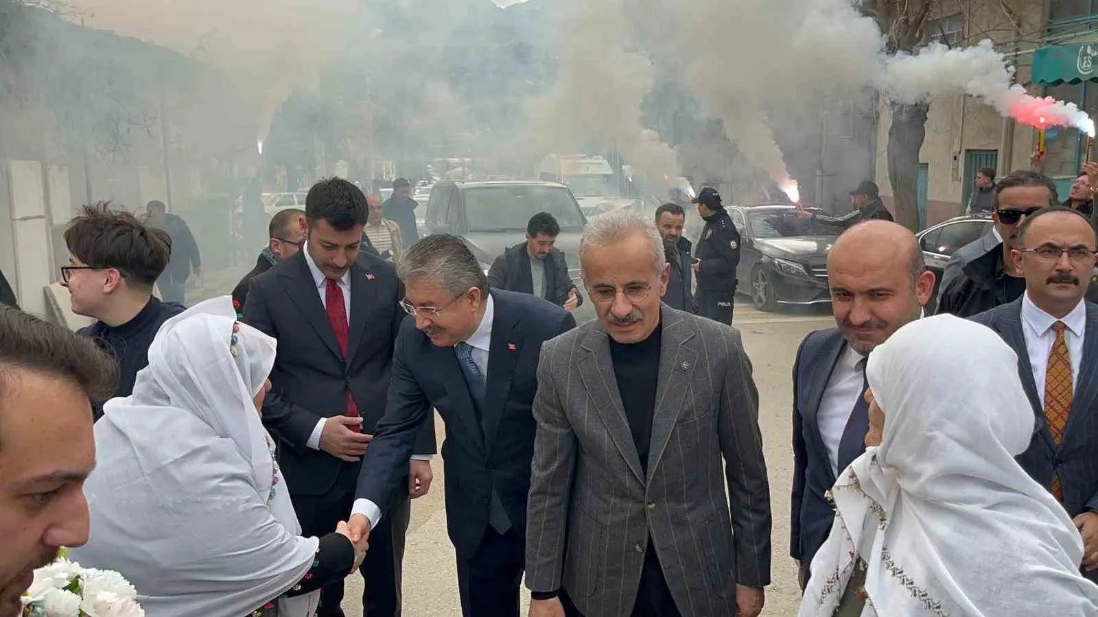 Eskişehir’e gelen Ulaştırma ve Altyapı Bakanı Abdulkadir Uraloğlu, İYİ Partili