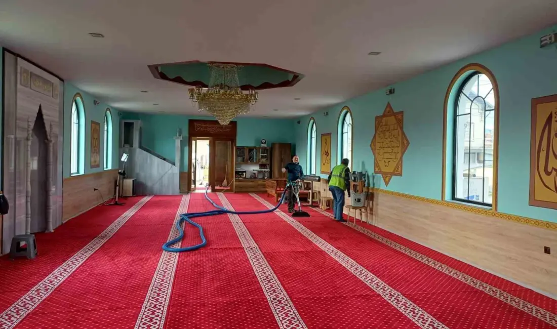 Ramazan ayı öncesinde Bursa genelindeki cami ve mescitlerde temizlik çalışması