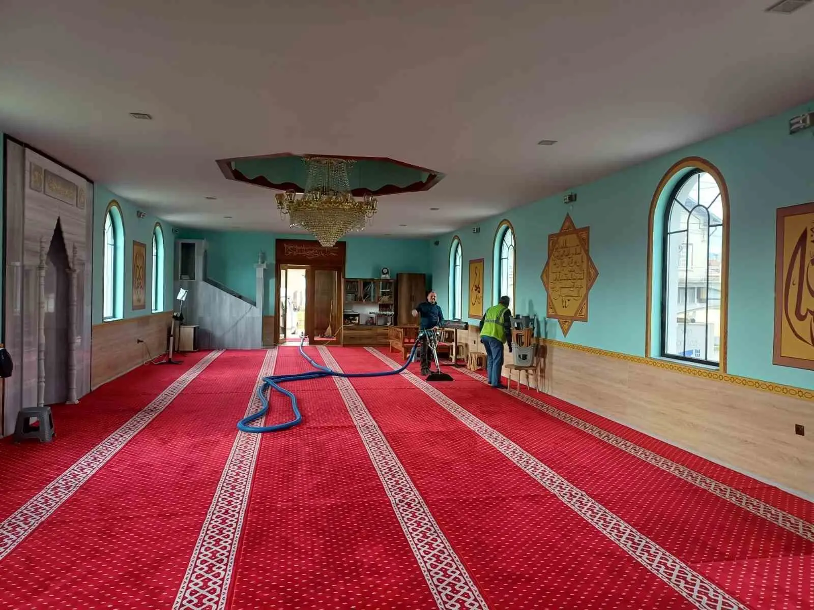 Ramazan ayı öncesinde Bursa genelindeki cami ve mescitlerde temizlik çalışması