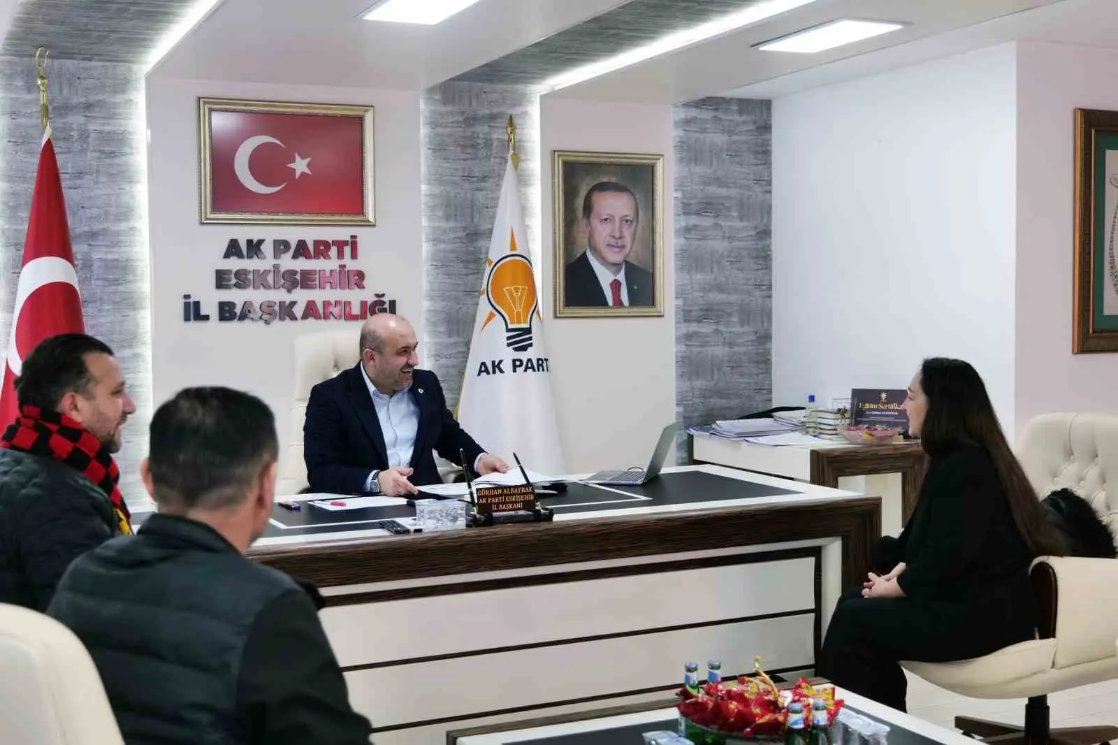 AK Parti Eskişehir Başkanı Gürhan Albayrak, ’Halk Günü Buluşması’nda vatandaşlarla