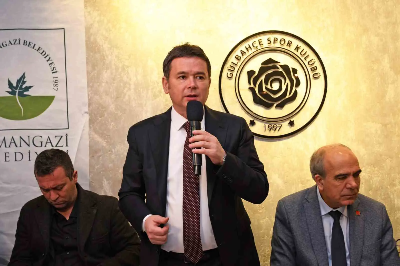 Halkla iç içe bir yönetim anlayışı benimseyen Osmangazi Belediye Başkanı