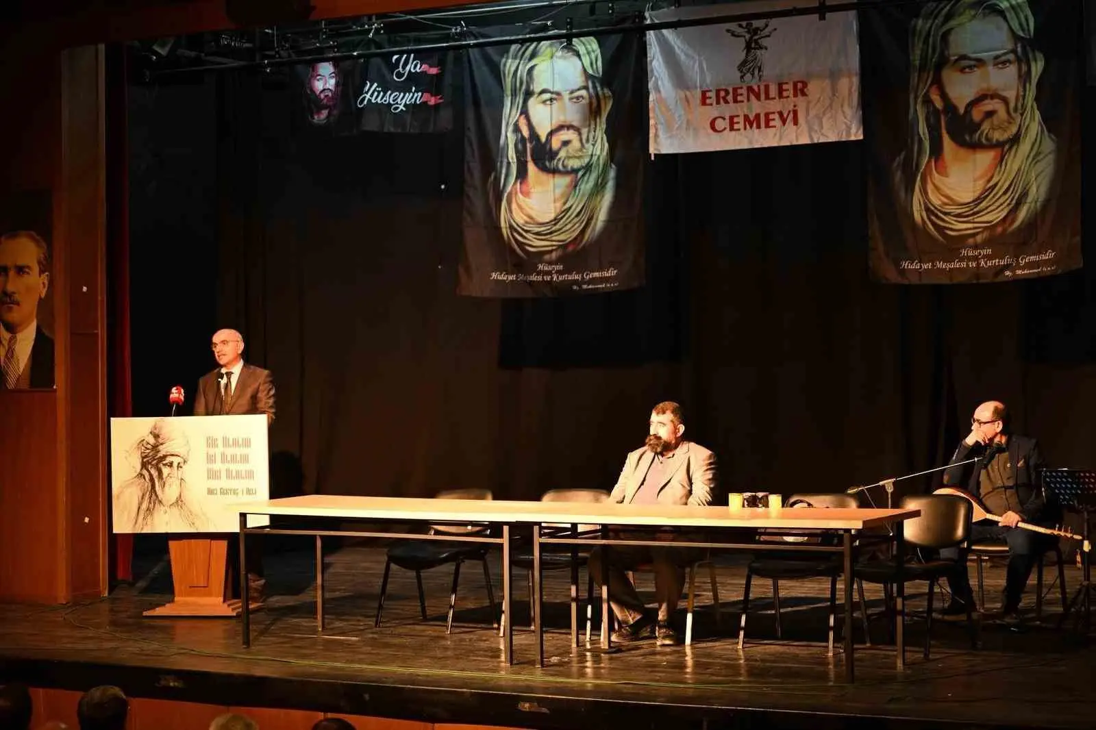 Kongre ve Kültür Merkezi’nde düzenlenen ’Hz. Hızır Orucu’ paneline katılan