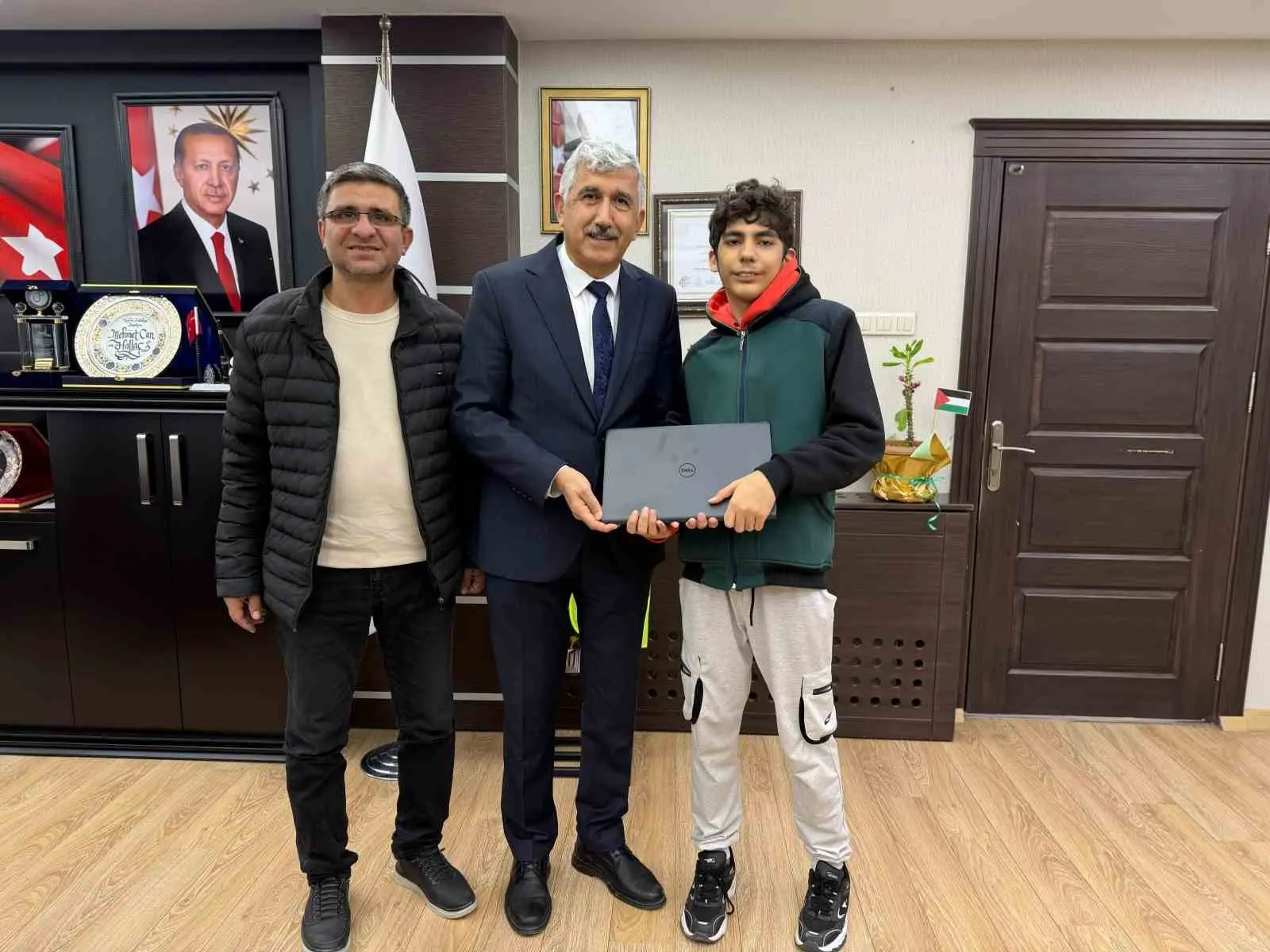 Adıyaman’ın Kahta ilçe Belediye Başkanı Mehmet Can Hallaç, anlamlı bir