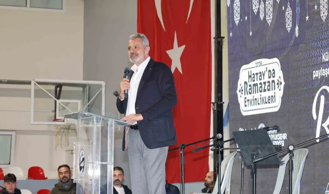 Hatay Büyükşehir Belediye Başkanı Mehmet Öntürk, Altınözü ilçesinde düzenlenen iftar