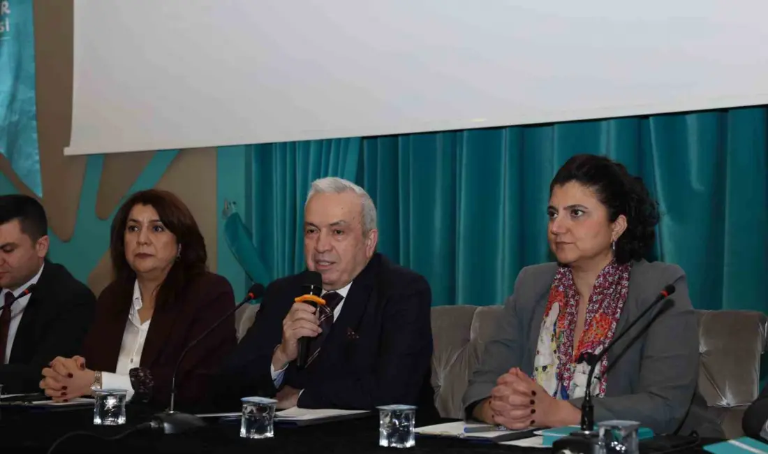 Nilüfer Belediye Başkanı Şadi Özdemir, temizlik işleri personeli ile buluştu.