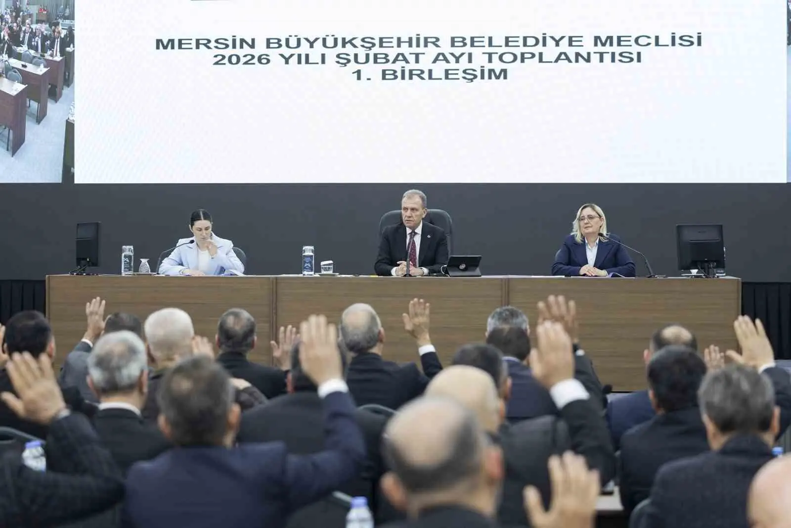 Mersin Büyükşehir Belediye Başkanı Vahap Seçer, Akdeniz ilçesi Çilek Mahallesi’nden