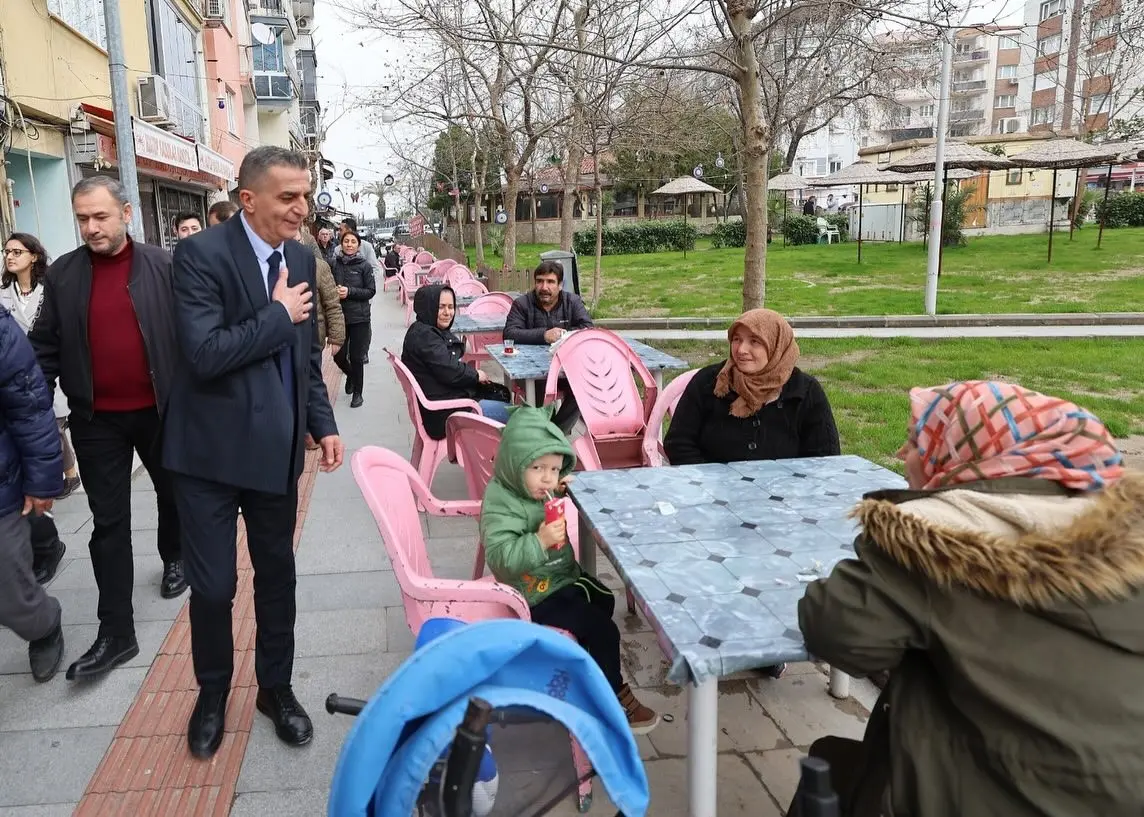Şehzadeler Belediye Başkanı Hakan Şimşek kent genelinde sürdürdüğü mahalle ve