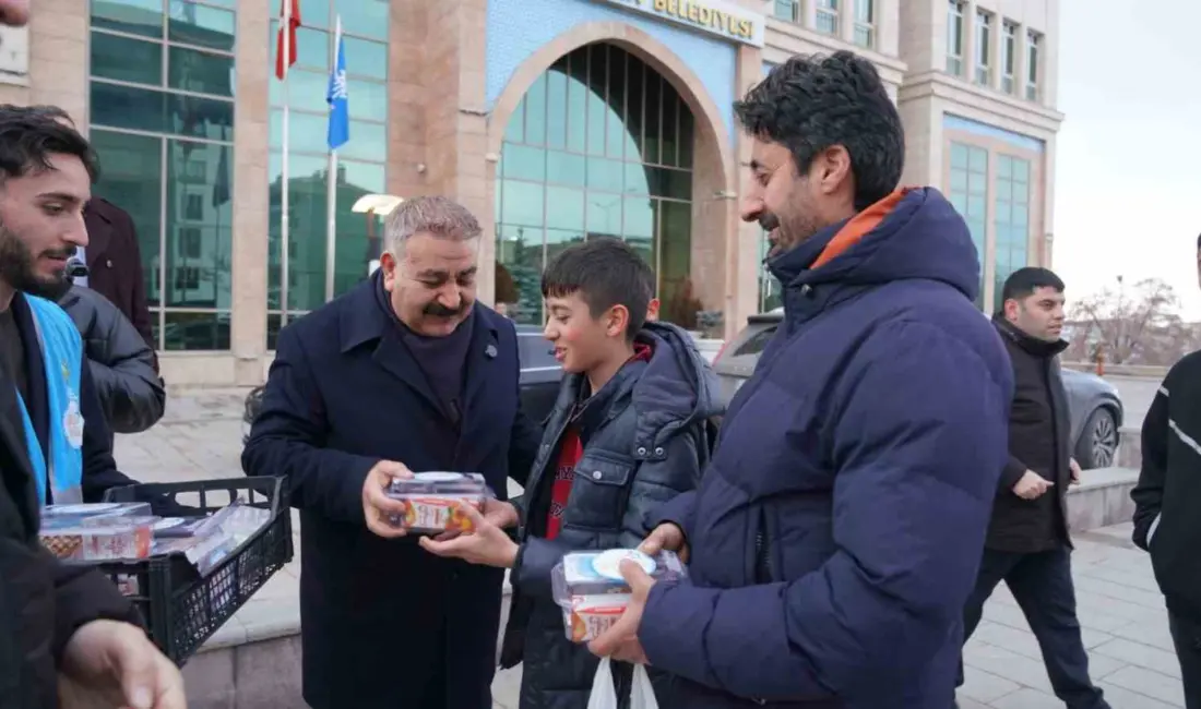 Palandöken Belediye Başkanı Muhammet Sunar, iftar öncesi AK Parti Palandöken