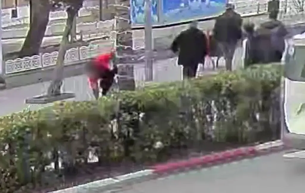 Geçtiğimiz haftalarda bir vatandaşa kötü davrandığı tespit edilen belediye personelini