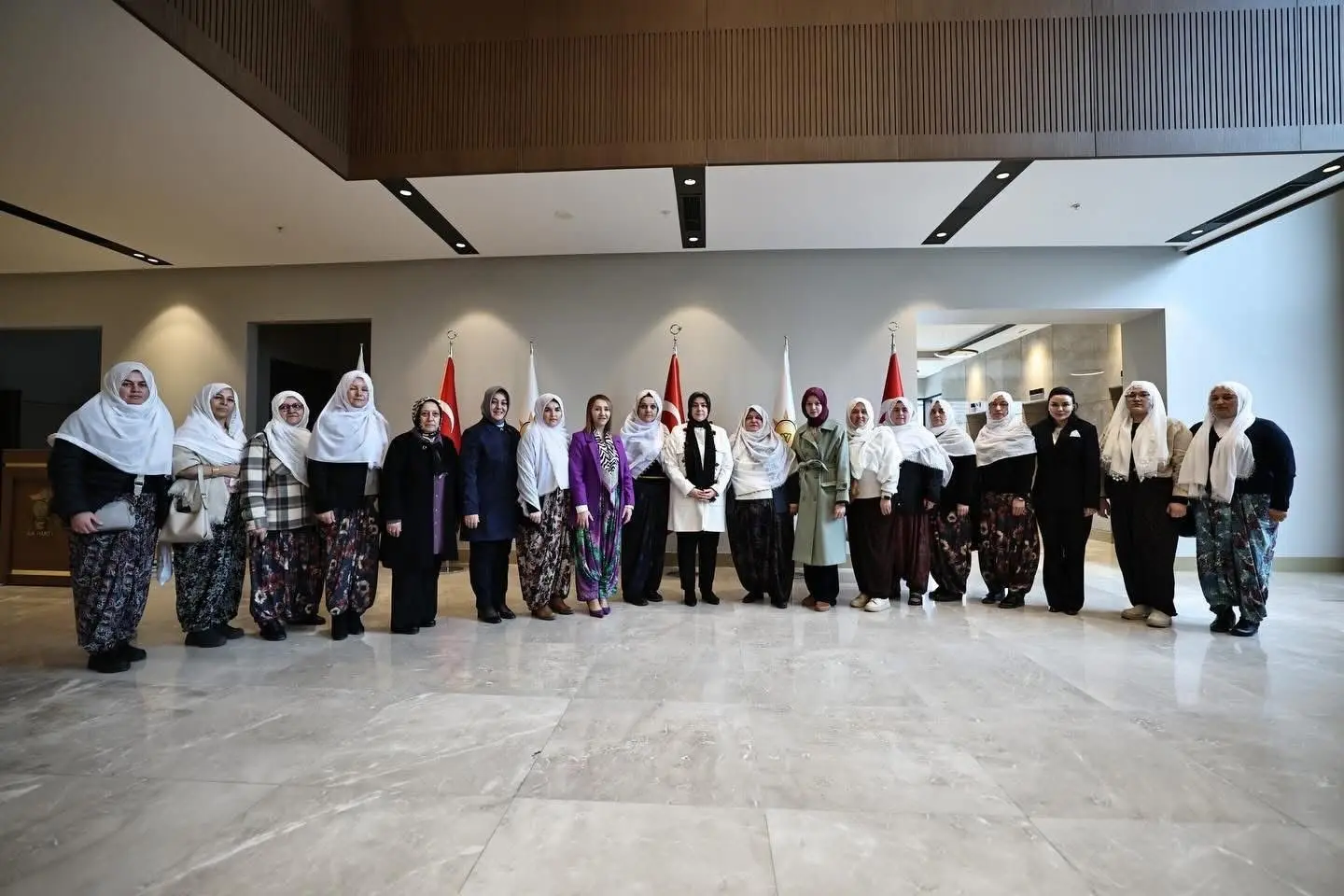 Pazaryeri Belediye Başkanı Zekiye Tekin, ’Köklerden Geleceğe Teşkilat Çalıştayı’na katıldı.