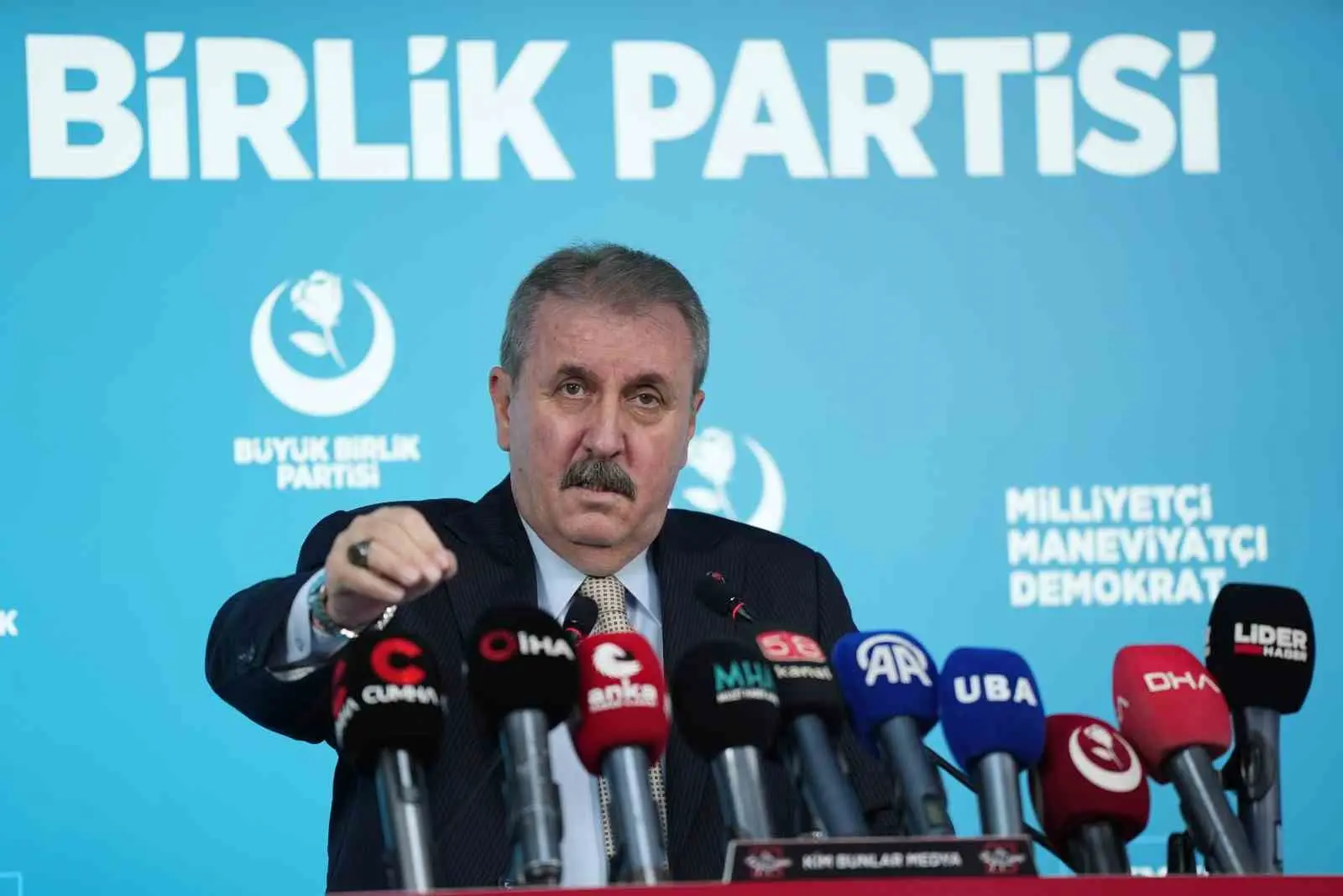 CHP’nin düzenlediği ‘Toplumsal Barış ve Demokrasi Konferansı’nı eleştiren Büyük Birlik