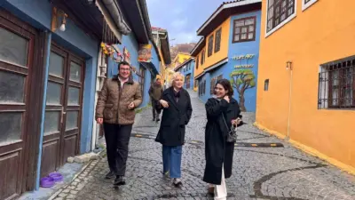 Ünlü sunucu ve oyuncu Berna Laçin, Denizli’de katıldığı Üreten Kadınlar